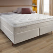 Conjunto Difference New Nobel ambientado em quarto com piso de madeira
