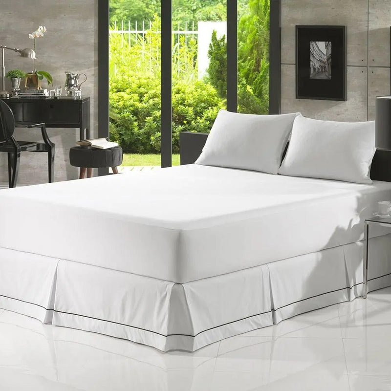 Cama com protetor de colchão Lynel Algodão Premium branco